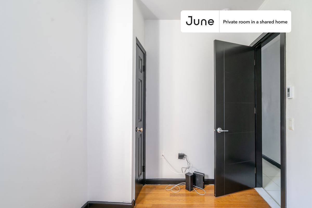 Building Photo - Room in Shared 3 bed/2 bath home in Upper West Side