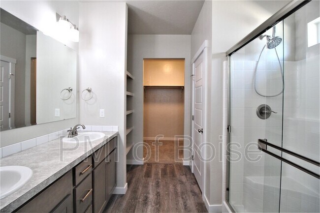 Building Photo - 3098 W Everest St