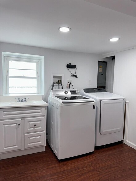 Building Photo - 220 Lafayette Ave