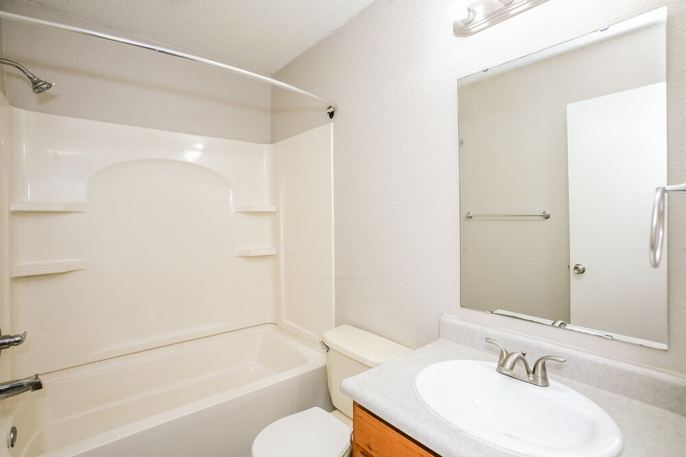 Building Photo - 5408 Alameda Rd