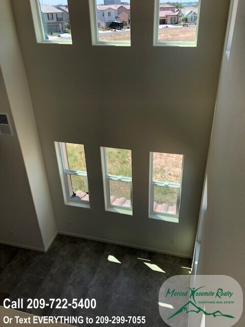 Building Photo - Bonadelle Neighboorhood 3 story home! Apply now to schedule viewing.