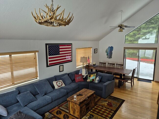 Building Photo - 11059 Zermatt Dr