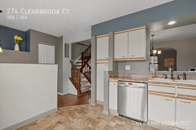 Building Photo - 274 Clearbrook Ct