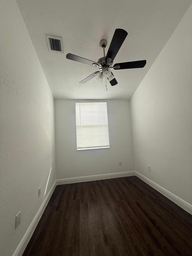 Building Photo - 6615 Winfield Blvd