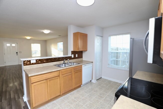 Building Photo - 1749 Mossberg Dr