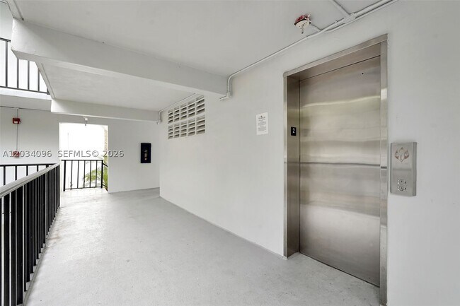 Building Photo - 10825 SW 112th St
