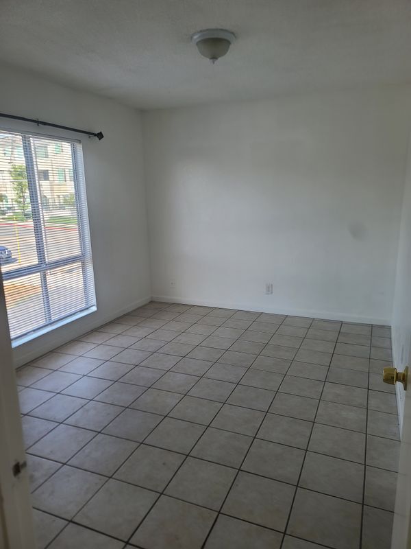 Building Photo - 101 W Olive Ave