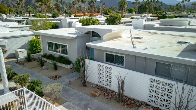 Building Photo - 2518 S Sierra Madre
