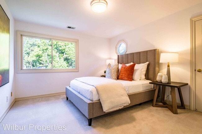 Building Photo - 5 br, 3.5 bath House - 27555 Purissima Rd