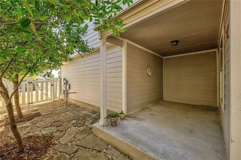 Building Photo - 1422 Davis Mountain Loop