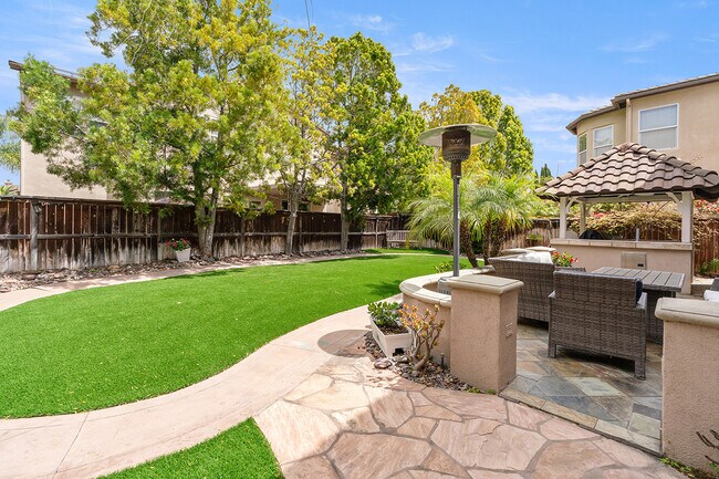 Building Photo - 7116 Torrey Mesa Ct