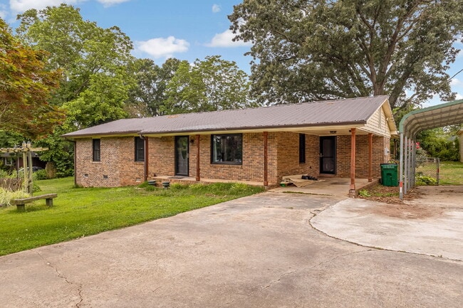 Building Photo - 416 Fairplay Rd