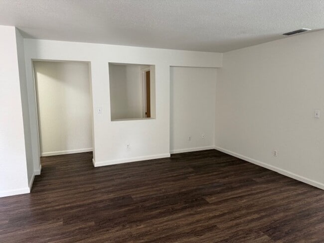 Building Photo - Cozy home in Natomas