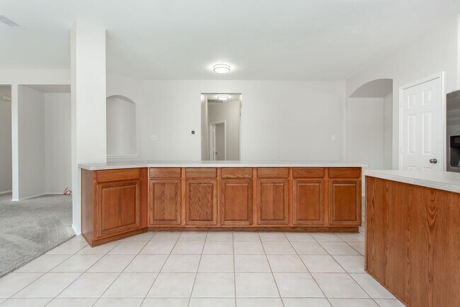 Building Photo - 4 Bedroom 2 Bath Home for Rent