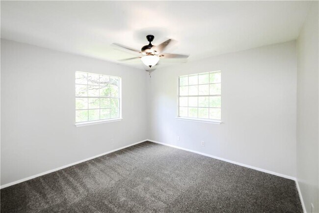 Building Photo - 1700 Waterloo Trl