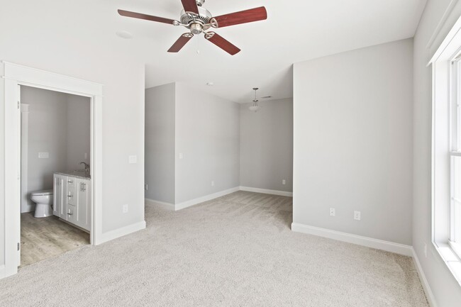 Building Photo - Brand New Luxury Townhome