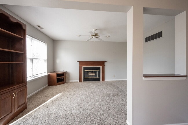 Building Photo - "Spacious 4-Bedroom Retreat with 2.5 Baths...