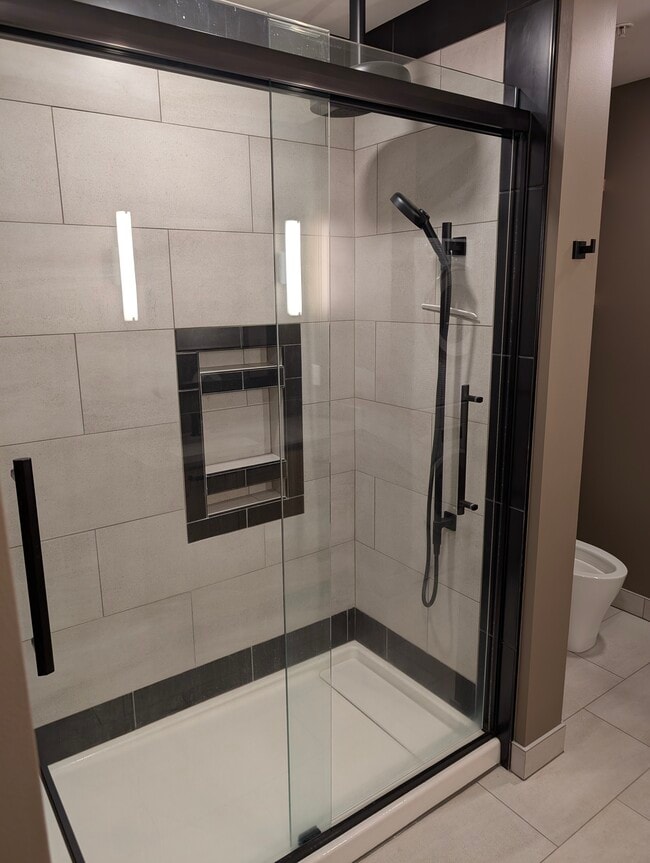 Building Photo - 726 NW 11th Ave