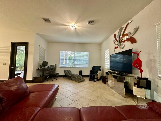 Building Photo - 9687 Springlake Cir