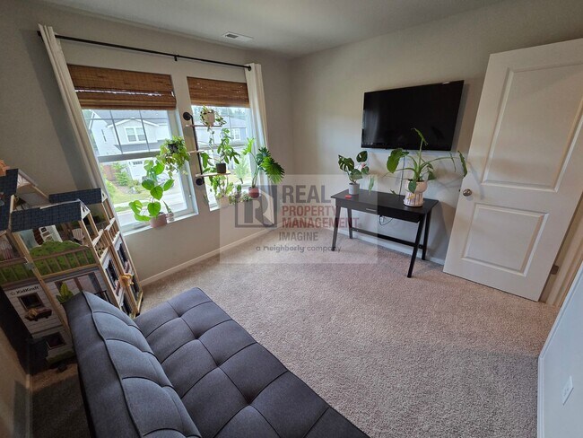 Building Photo - Check Out This Beautiful 4 Bedroom, 2.5 Bath Home!