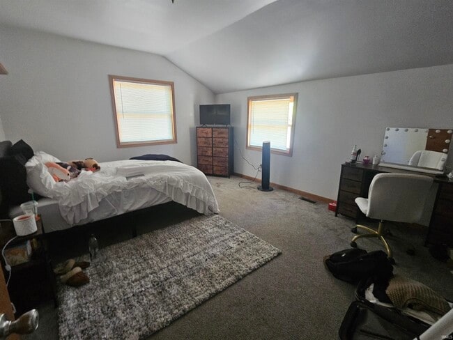 Building Photo - 405 E 15th St