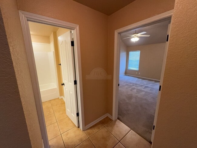 Building Photo - 4701 Autumn Valley Dr