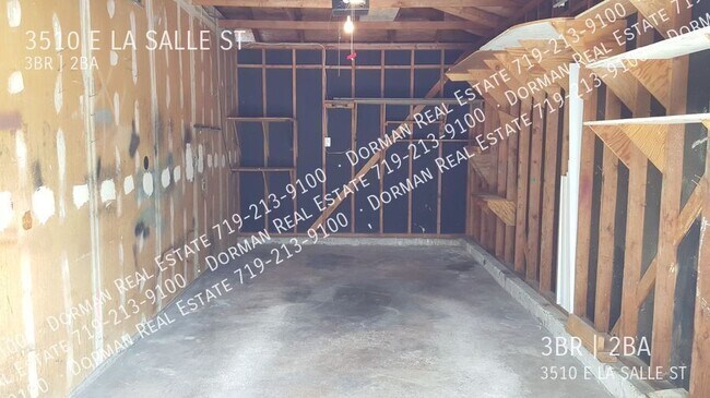 Building Photo - 3510 E La Salle St