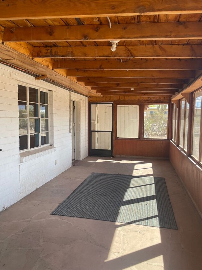 Building Photo - Lovely 3 Bedroom House with Stunning Mount...