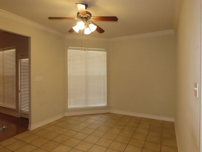 Building Photo - Chapel Hill ISD- Newly Update 3 Bedroom 2 ...