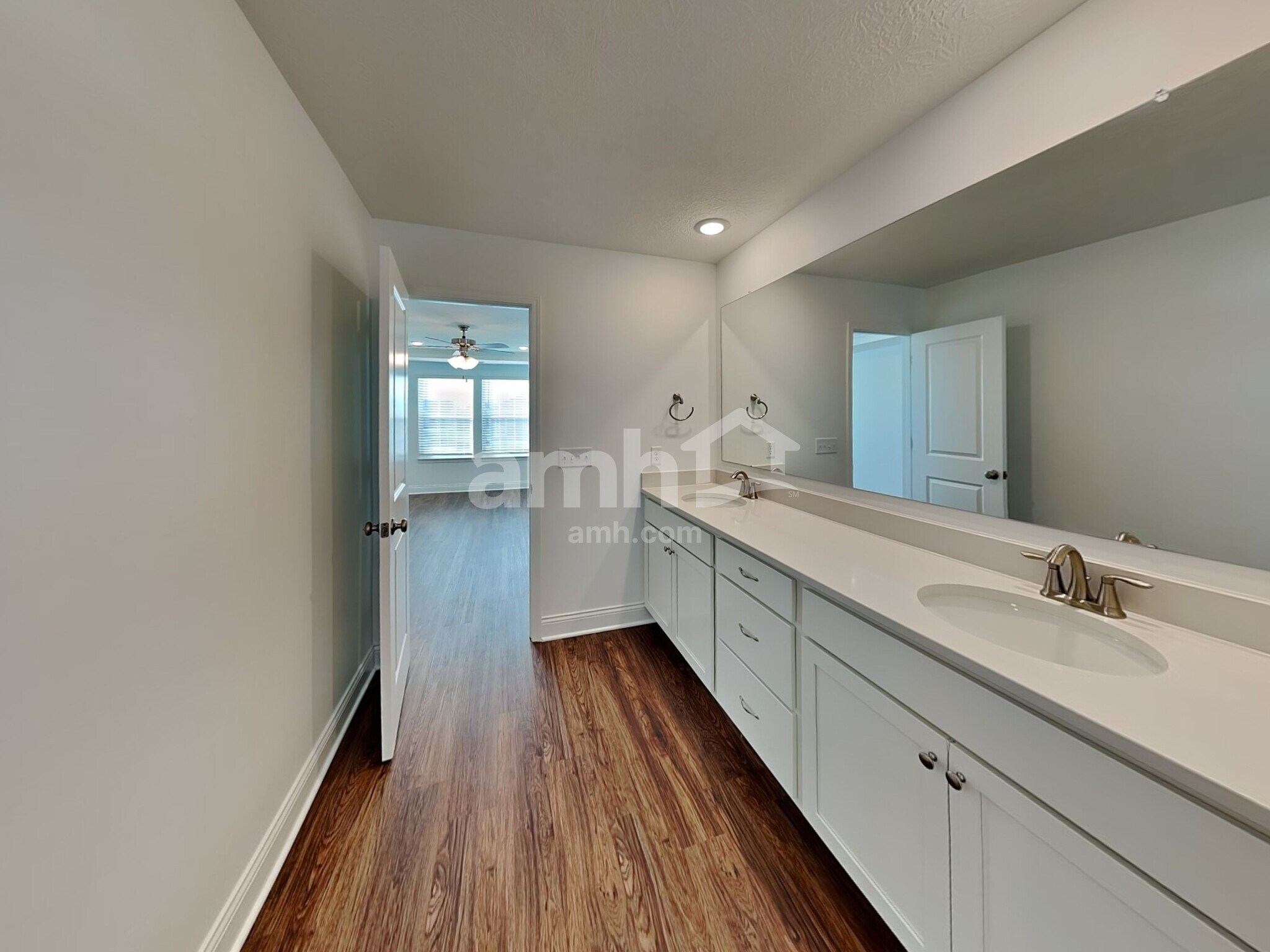 Building Photo - 969 Castor Dr