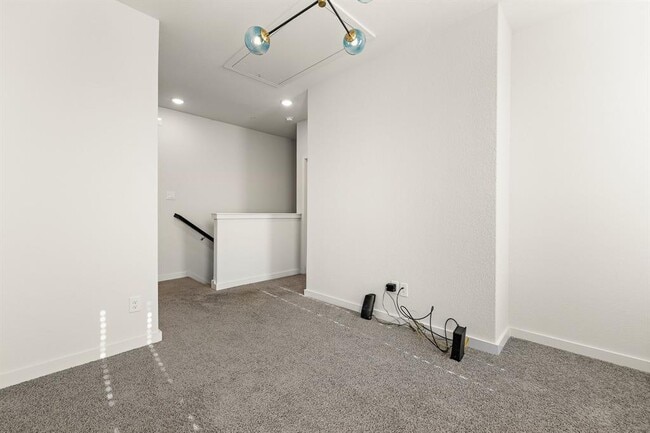Building Photo - 2500 FOREST CREEK Dr