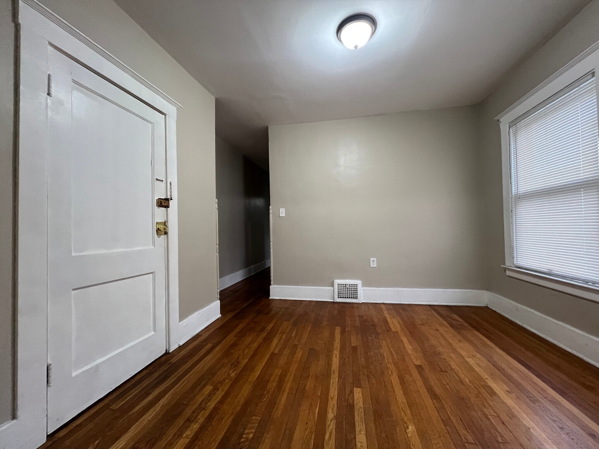 Building Photo - 1943 W Bethune St