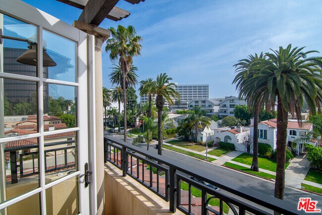 Building Photo - 225 S Hamilton Dr