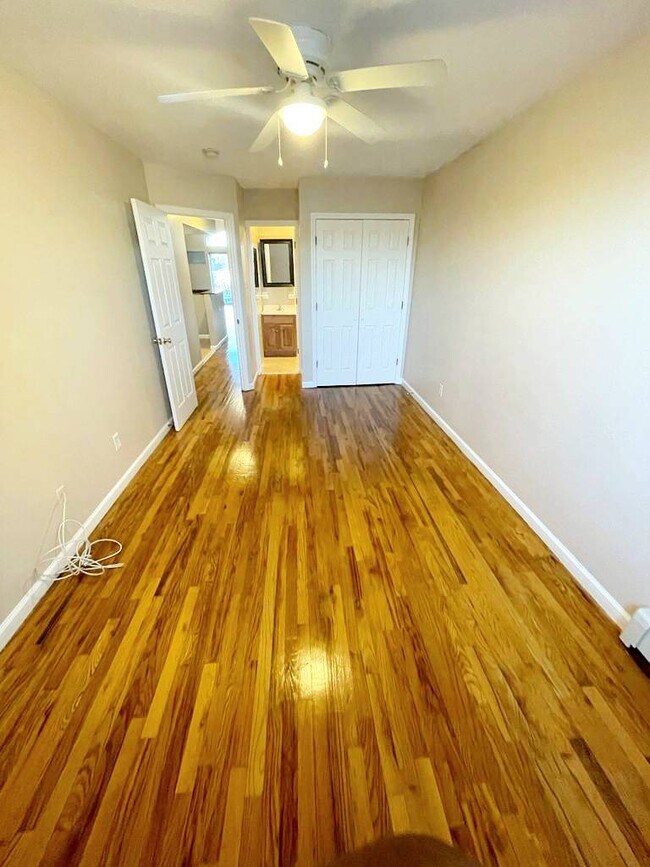 Building Photo - 74-22 Rockaway Blvd