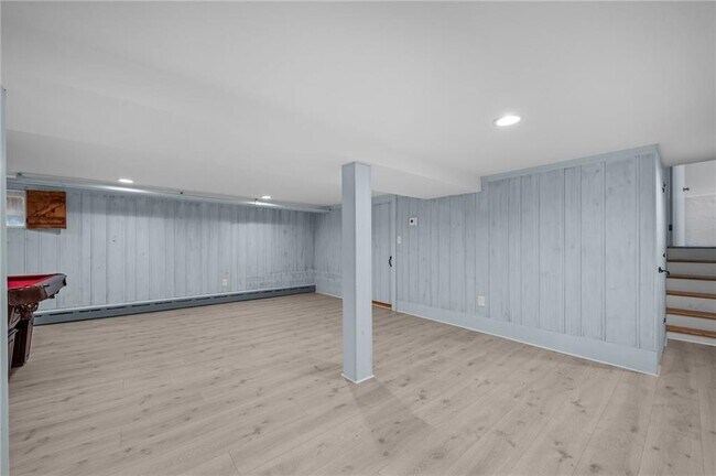 Building Photo - 36 Almy St