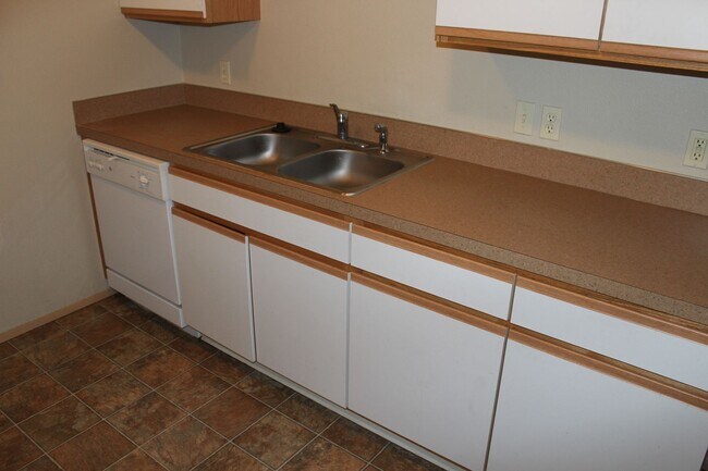 Building Photo - 1 Bedroom, 1 Bath Condo available, Near Greenbelt and Downtown Boise