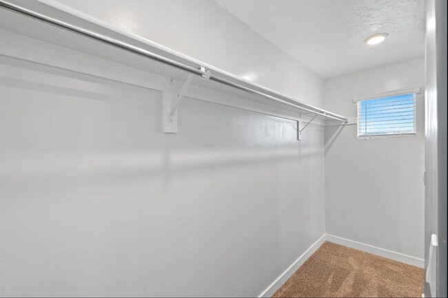 Building Photo - 3 Bed/3 Bath Townhouse in Saratoga Springs