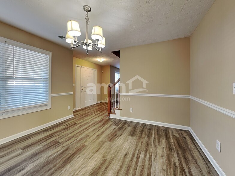 Building Photo - 2912 Canopy Cir