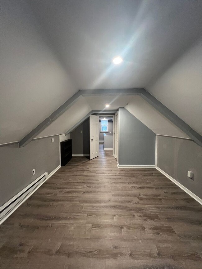 Building Photo - Charming 3 Bedroom Home in Parkville