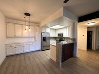 Building Photo - Resort style living - 2 Bd/2Ba 1,100 SqFt Condo
