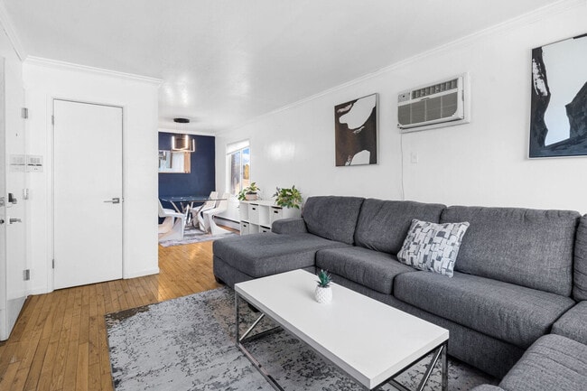 Building Photo - 3024 Humboldt Ave S