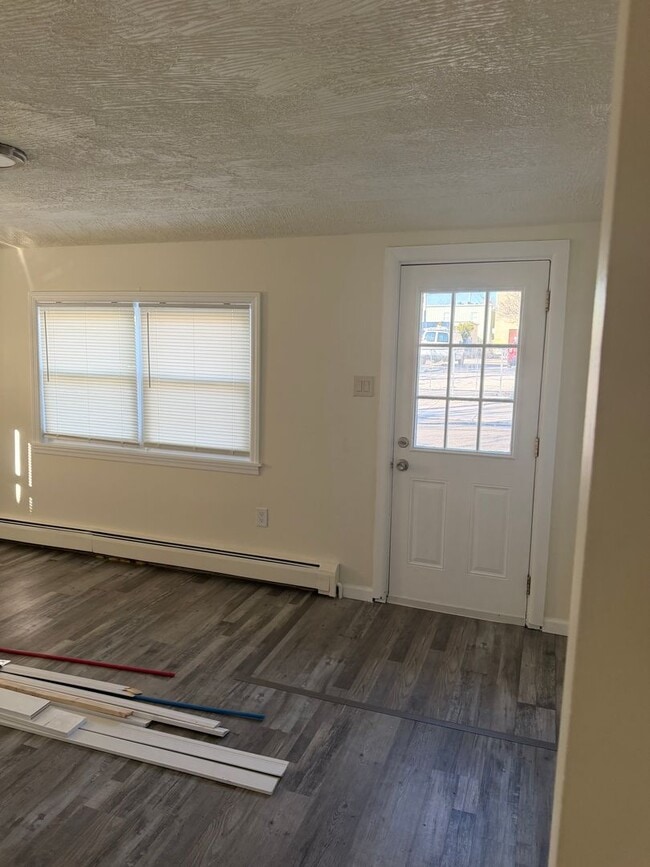 Building Photo - Newly Renovated 2-Bedroom, 1-Bath Single Family Home for Rent!