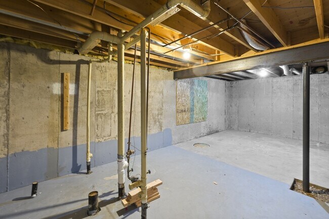 Building Photo - 5647 Old Farm Cir E