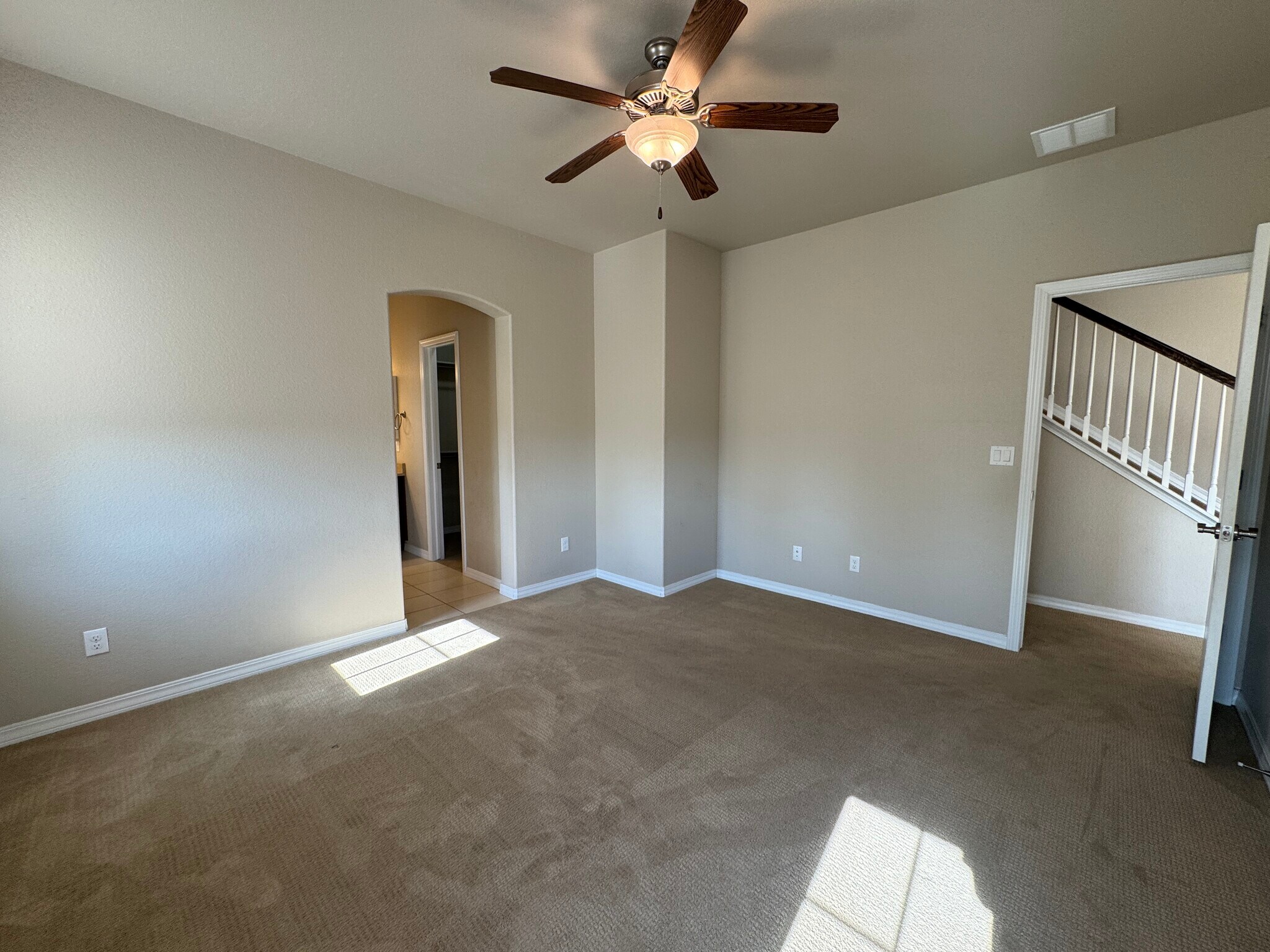 Building Photo - 475 Eclipse Dr