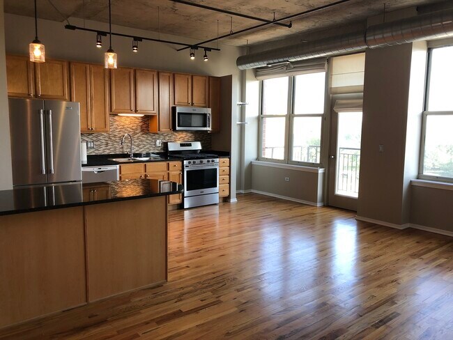 Building Photo - 6 S Laflin St