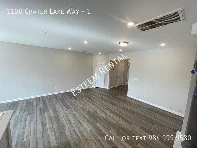 Building Photo - 1108 Crater Lk Wy