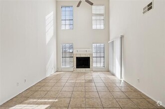 Building Photo - 322 W Harwood Rd