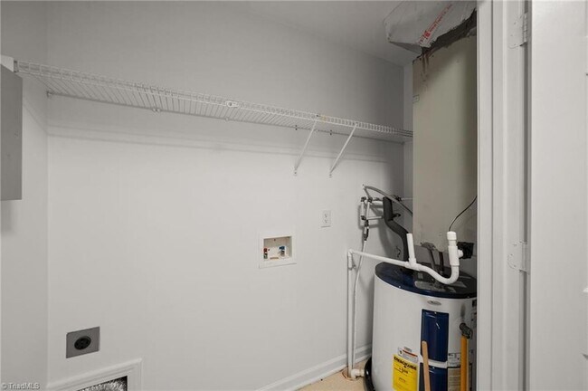 Building Photo - 3712 Cotswold Ave