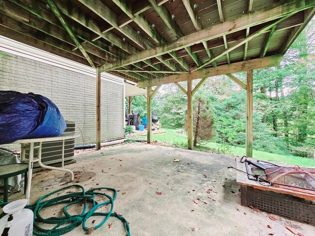 Building Photo - 435 Oakton Way