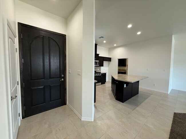 Building Photo - Livingston Ranch - BRAND NEW & IMMACULATE